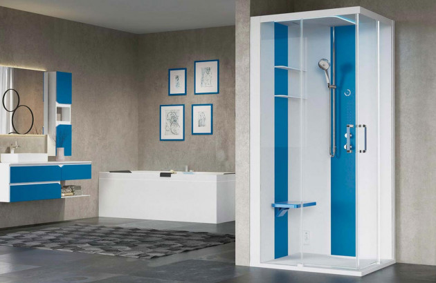 Salle de bain haut en couleur avec douche italienne colorée