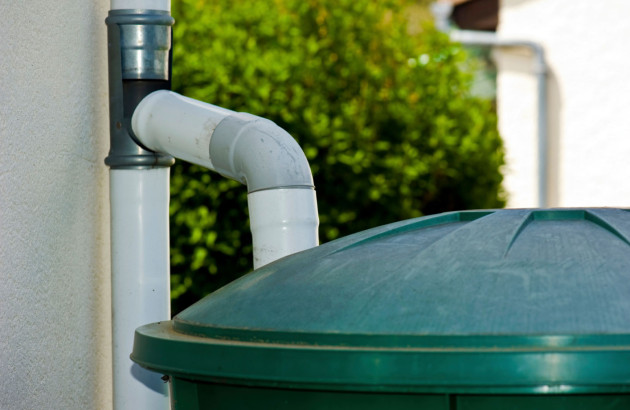 Installation système de récupération d'eau de pluie pour WC