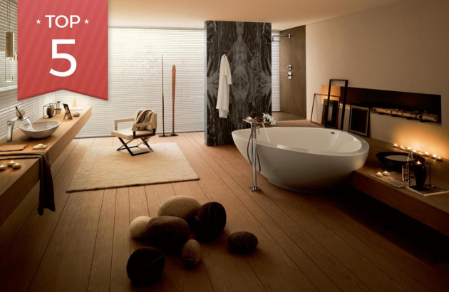 Salle de bains tendance avec une baignoire îlot et du carrelage effet  marbre, Lille, Douai, Lens, Le Touquet