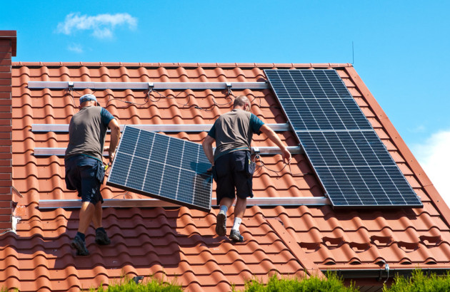 Installation photovoltaïque avec ou sans batterie solaire ? Voici la  rentabilité pour les propriétaires de maisons - Solaire Expert