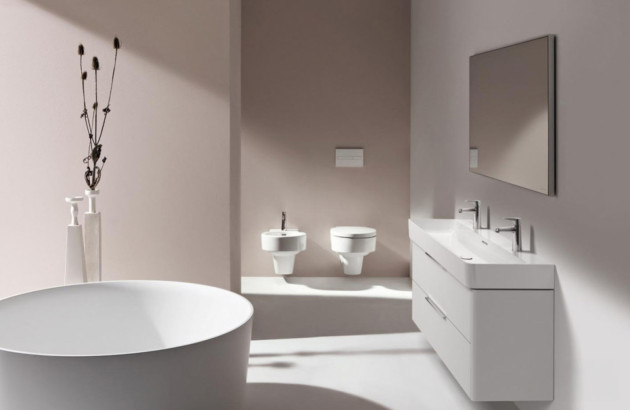 Salle de bains moderne avec une décoration minimaliste