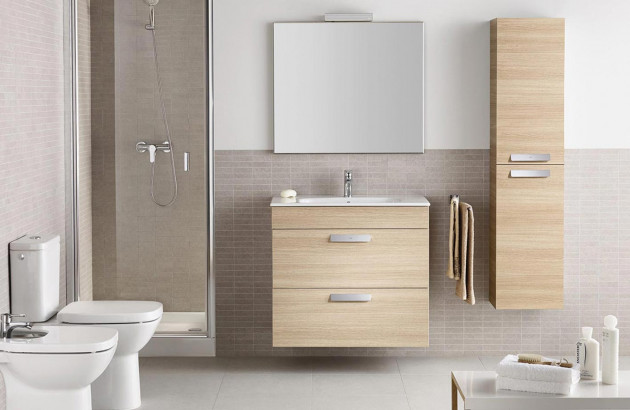 Rendez votre salle de bain plus pratique et plus cosy grâce à un accessoire  de douche Jacob Delafon, tel qu'un mitigeur ou une colonne de douche.