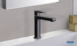 Mitigeur lavabo large Delta finition époxy noir mat par Cristina